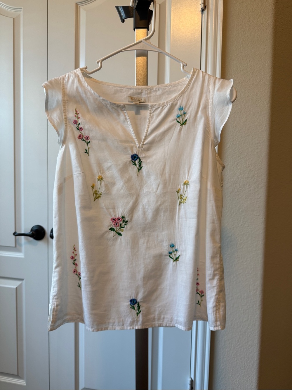 Talbots White Embroidered Floral Cap-Sleeve Top